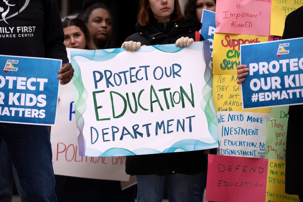 ¿Qué impacto puede tener la decisión de la Corte Suprema de dar luz verde a Trump para desmantelar el Departamento de Educación?