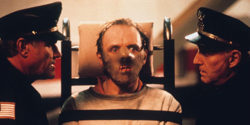 5. Silence of the Lambs: El doctor Hannibal Lecter era transportado con una peculiar máscara y camisa de fuerza.