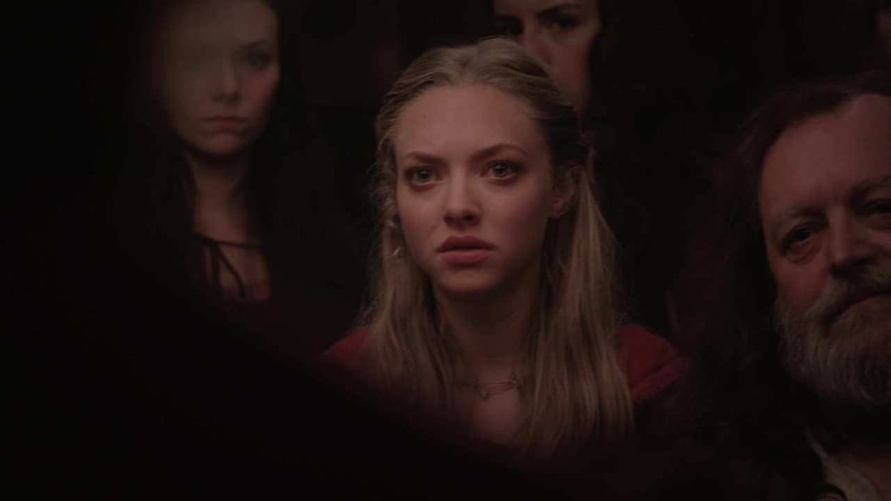 Amanda Seyfried se convierte en Caperucita Roja por El 5