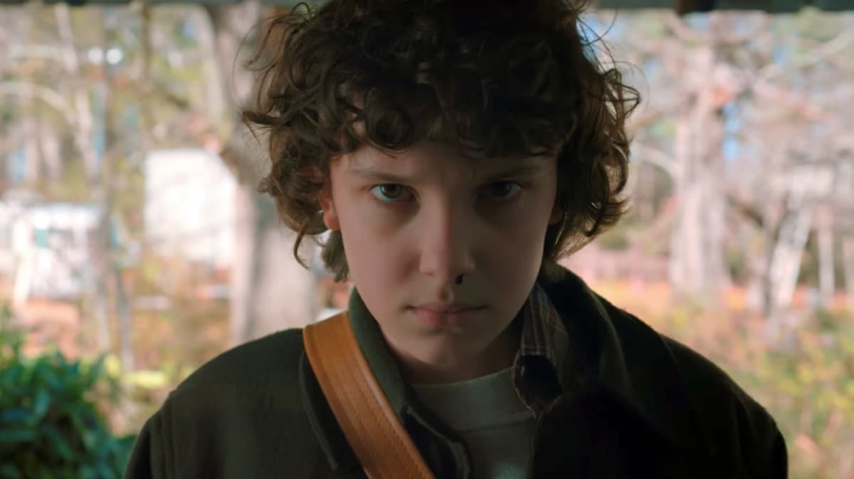 Estrella de ‘Stranger Things’ impacta con su nuevo look