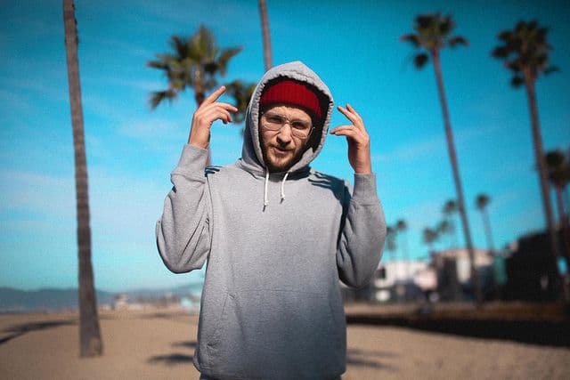 Además de la actuación, Devon Werkheiser también ha probado suerte en la industria musical.