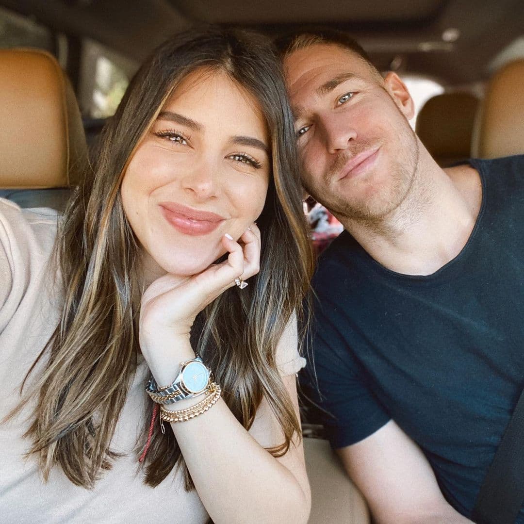 Danielle, quien tiene un blog sobre la familia llamado ‘Adulting like a mother father’, en compañía de su pareja Andrew Gardner, no teme en expresar cómo se ha sentido en su segundo embarazo, compartiendo el pasado 12 de octubre que iba a la mitad de su dulce espera y que tendrá una niña.