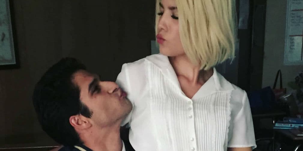 Halsey y Tyler Posey se 'enamoran' en video musical
