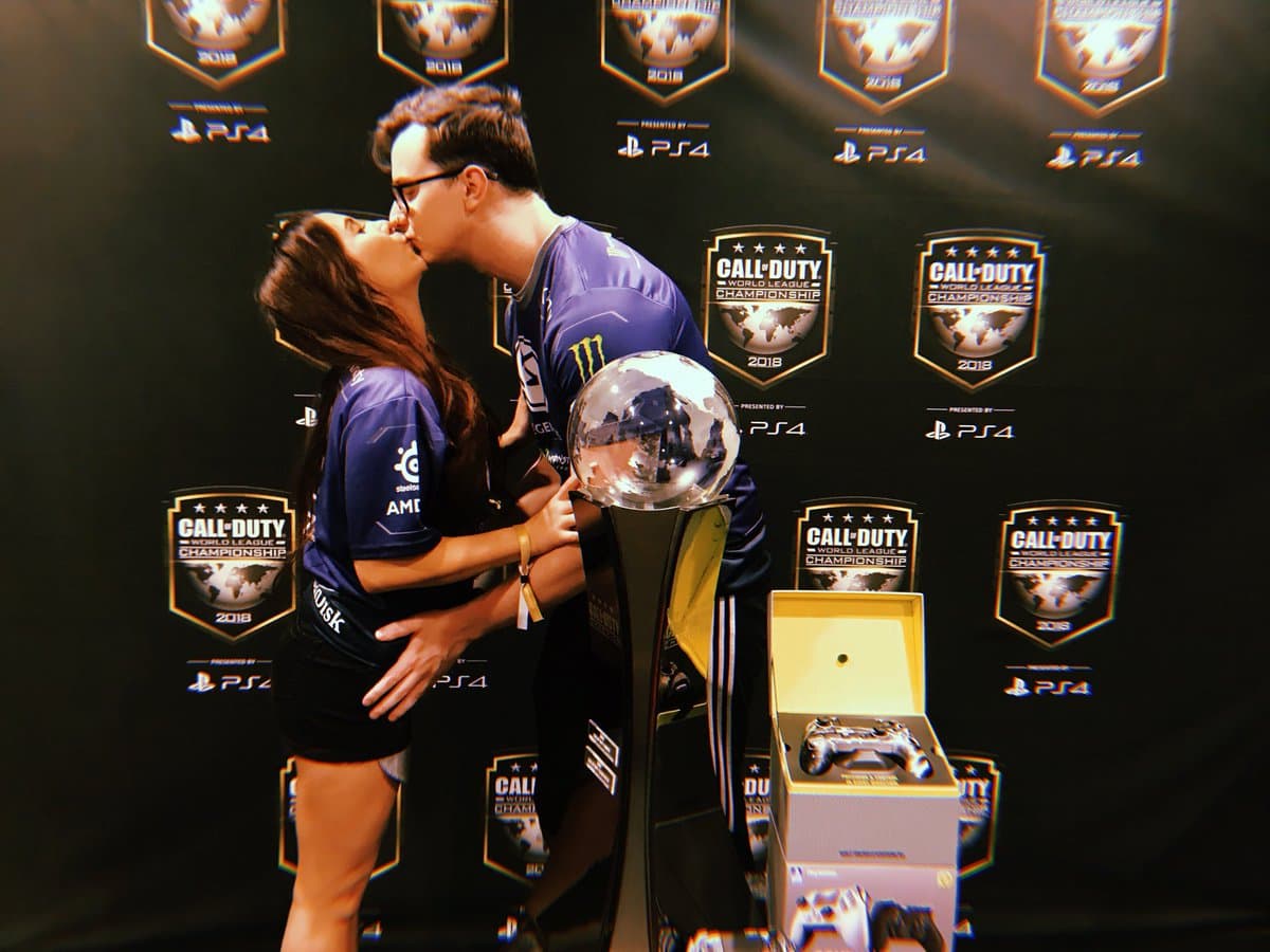 Se puede ser campeón de Call of Duty y tener novia, hasta Yanet lo sabe