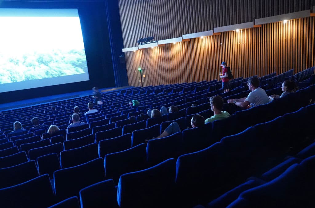 Al fin podemos ir al cine y tenemos 8 tips para tu próxima visita