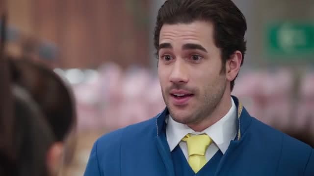 ¡Carlos invita a Lupita a cenar!