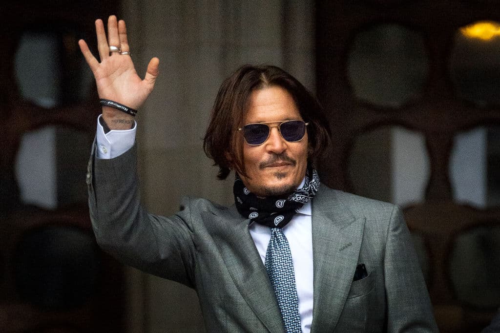 Actualmente, Johnny está en juicio con su exesposa Amber Heard, y se espera que repita su papel de Grindelwald en la tercera película de ‘Animales fantásticos y dónde encontrarlos’, la cual se estrenará el próximo año (si es que la pandemia no atrasa su estreno).