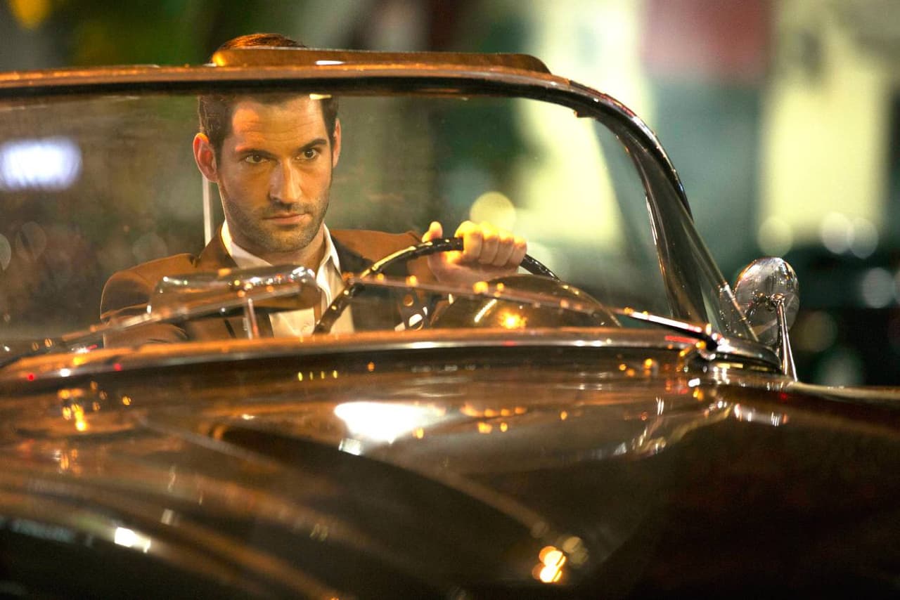 Tom Ellis interpreta a Lucifer en esta ficción.