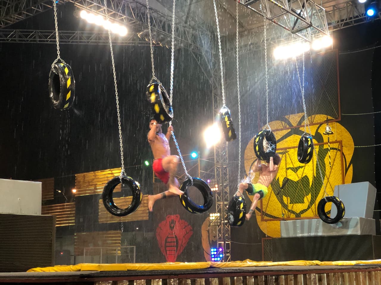 Yann, Nano y Dariana le dieron el triunfo a Cobras en Llantas Colgantes.