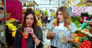 Antes de que empezara la pandemia, llegó a los cines 'Cindy La Regia', con Regina como Angie, una chilanga que le ayuda a la protagonista.