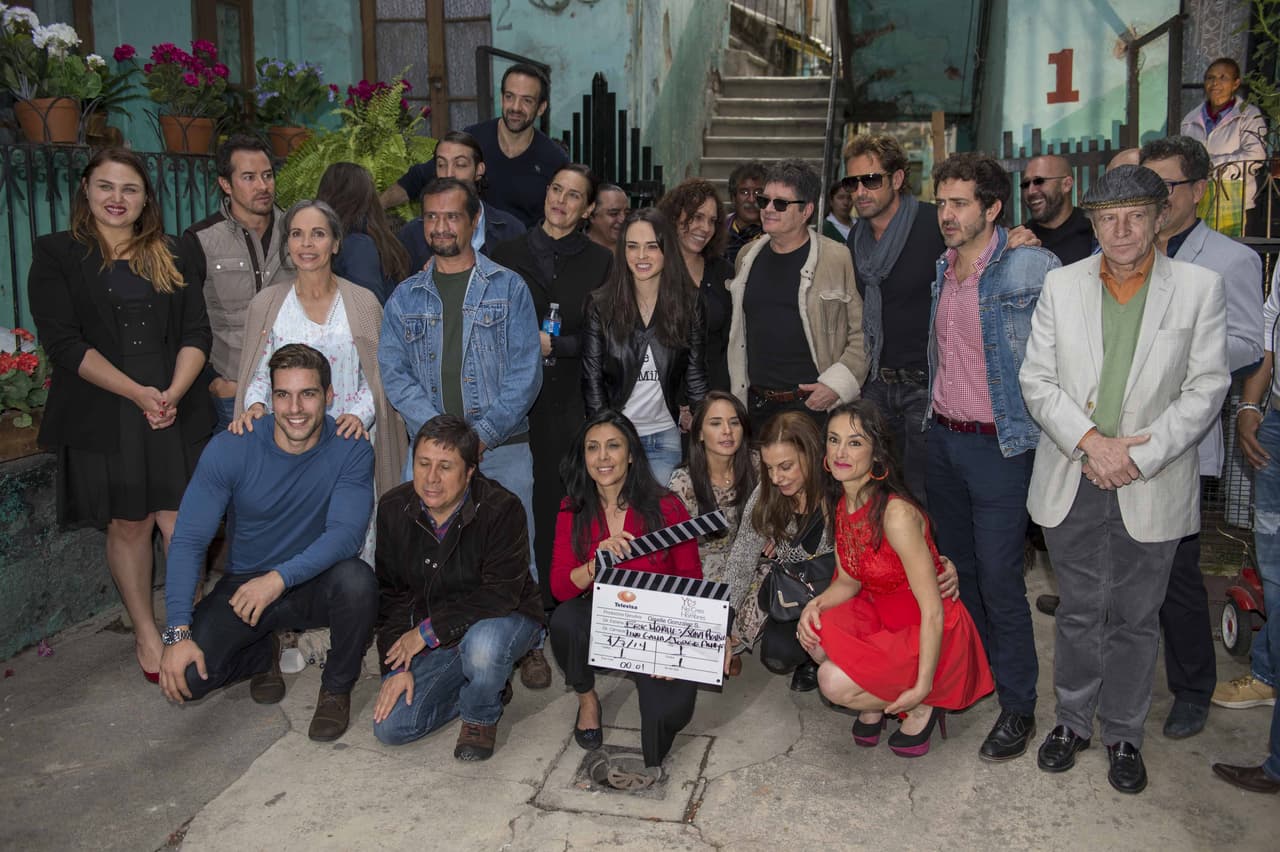 Pizarrazo de inicio de grabaciones de la telenovela 'Yo no creo en los hombres'