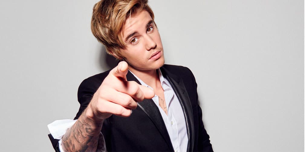 Justin Bieber golpea a un fan