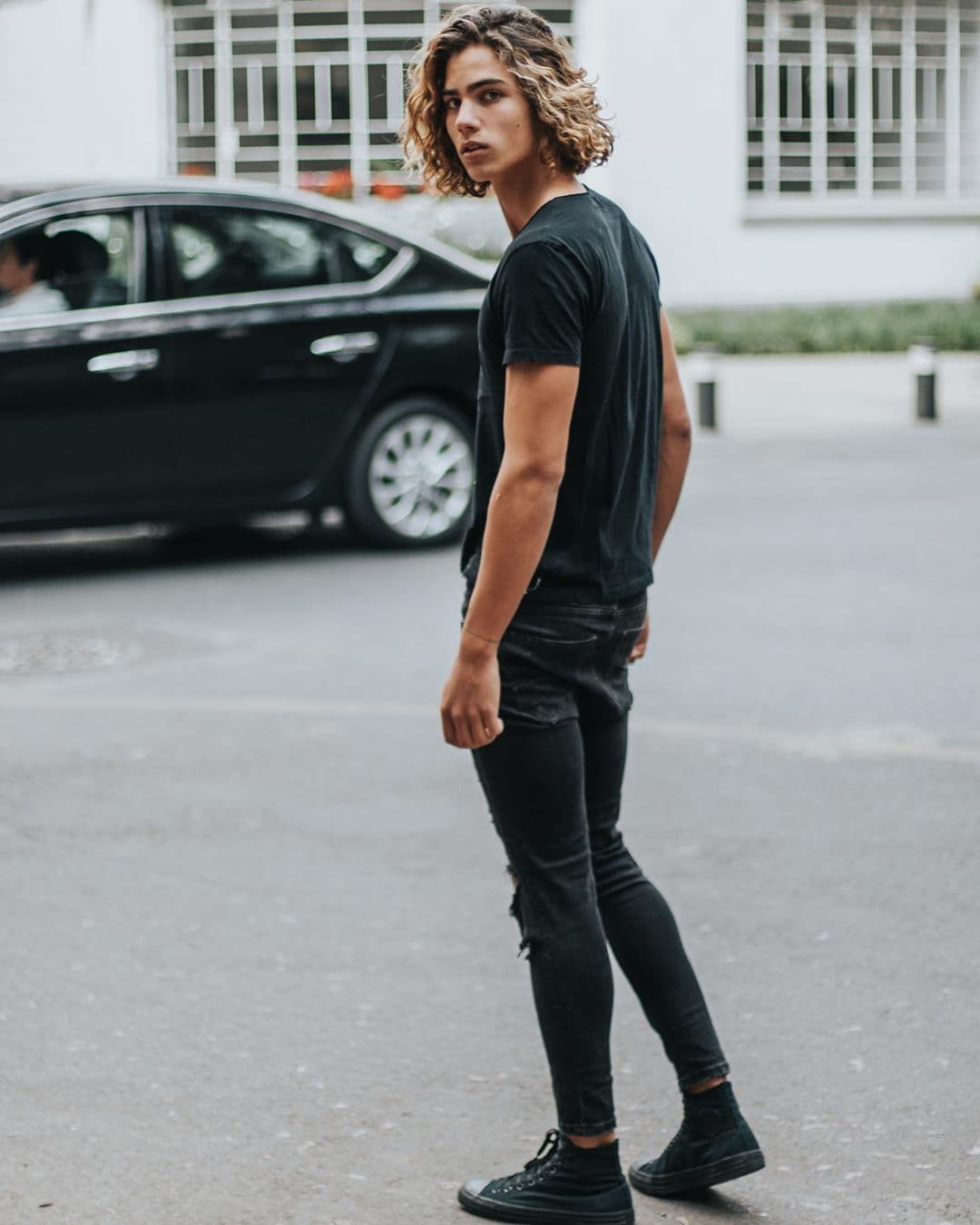 Sebastían, también conocido como ‘Príncipe Sebas’ mide 1.93 mts. y tiene tan solo 18 años, ¡siendo el integrante más joven del programa!
