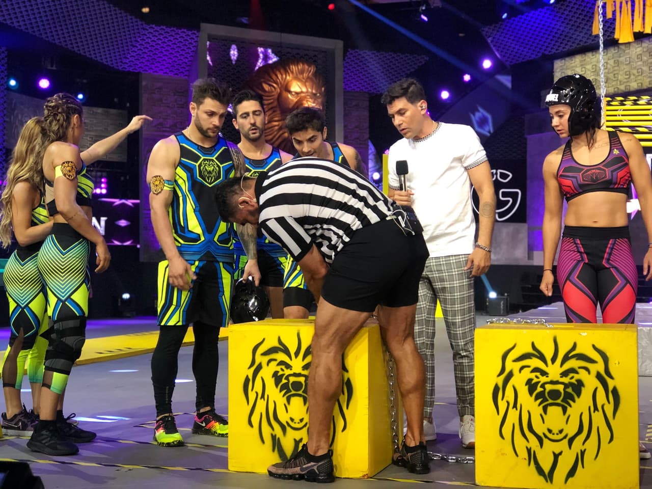 Nuevamente en réferi apareció en escena después de que Christian señalara que su cadena quedó atorada en Escalera Inclinada. Al final, el árbitro le dio el punto a Cobras porque 'El Sina' se había saltado un escalón.