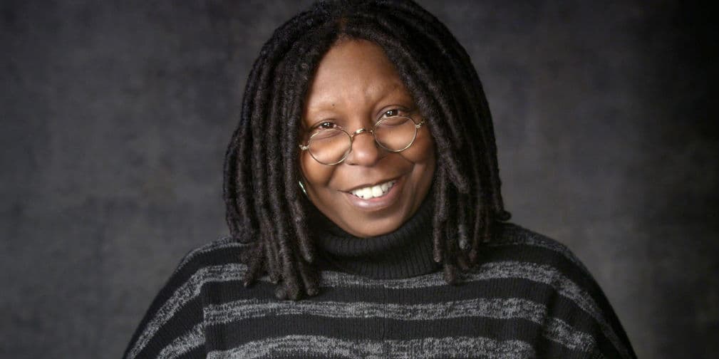 4. Whoopi Goldberg: La conductora de The View fue acusada de pedorrearse durante una entrevista con Claire Danes.