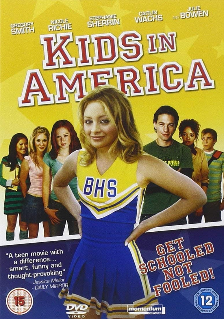 Emy interpretó a Emily Chua en esta película.