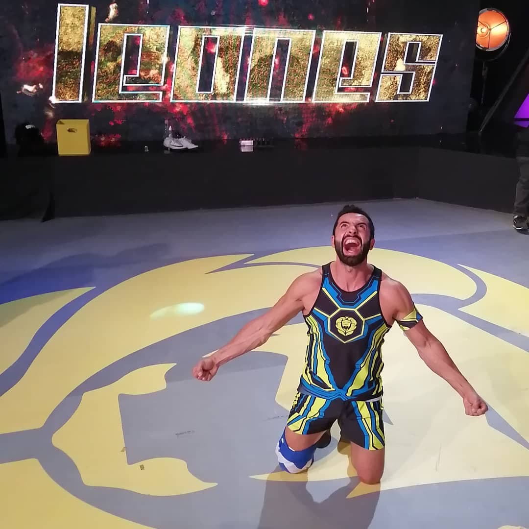 Durante toda la competencia, Memo Corral ha dejado claro por qué fue elegido para ser capitán de Leones, dando todo en cada circuito. Conoce cómo es su vida fuera de Guerreros 2020.