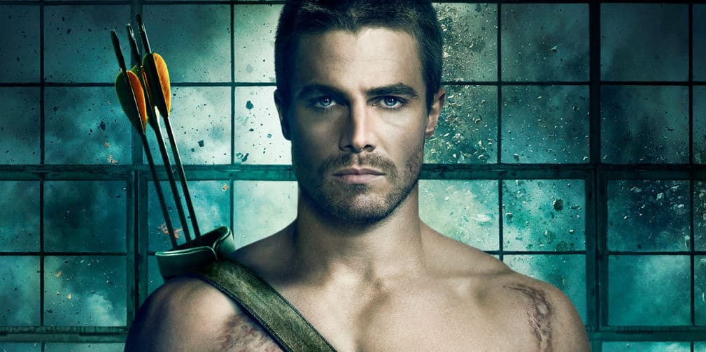 Stephen Adam Amell nació en Toronto, Canadá, el 8 de mayo de 1981 y es conocido por la serie de TV, Arrow.
