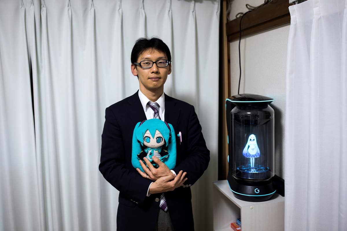 ¿Te querías casar con Miku? Pues ya te la ganaron