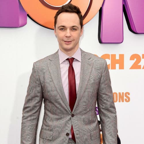 Sheldon quiere con J.Lo y Rihanna