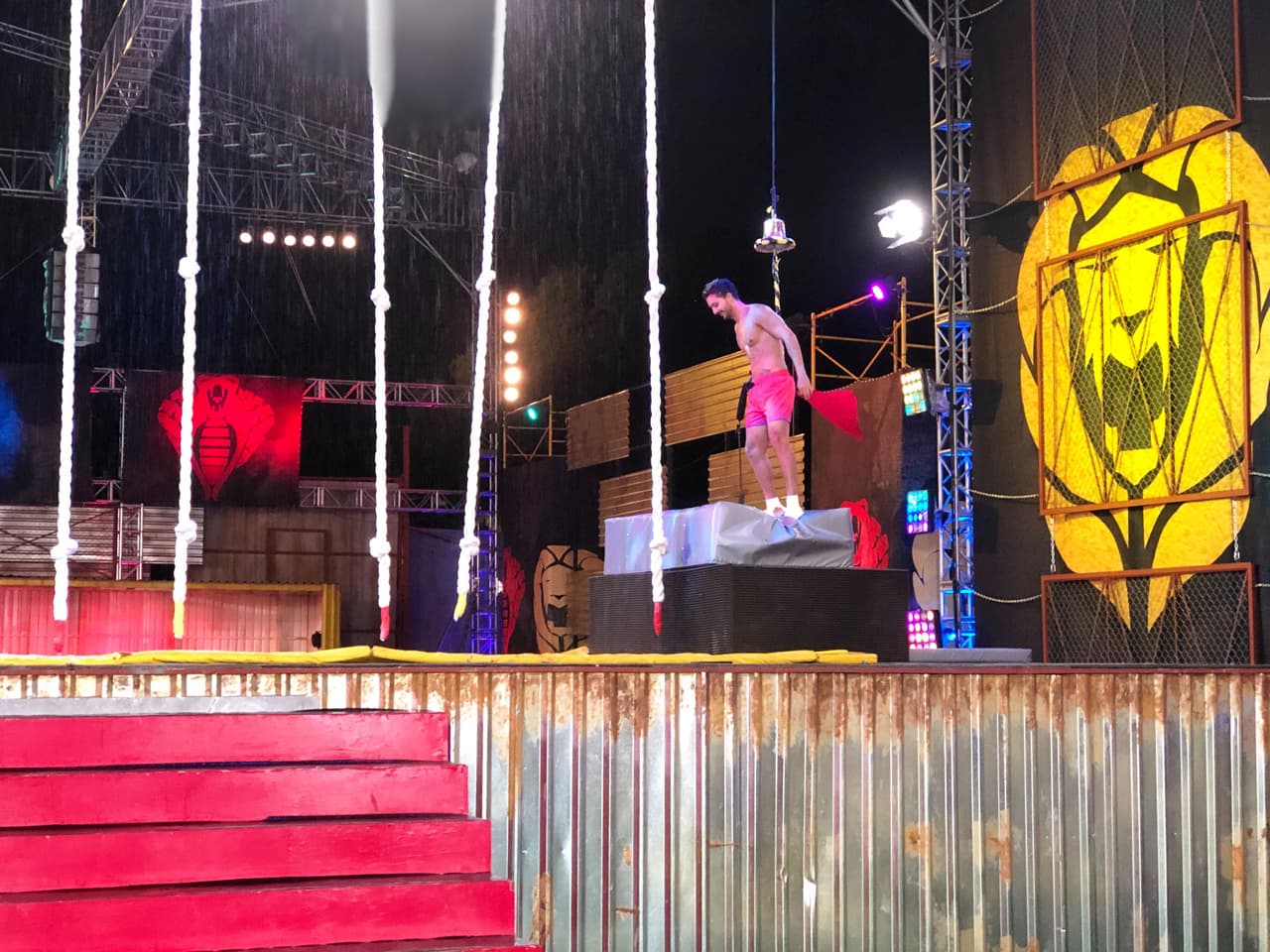 En las lianas, tanto Nicola como Julio sacaron el pañuelo indicando que no realizarían la prueba ya que no estaban aptos físicamente para ello, guardando sus fuerzas para llegar a la final.