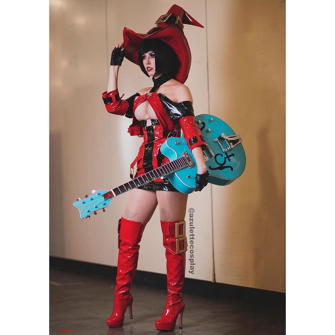 Pero también tenemos cosplayers profesionales como Azulette y su versión de I-No.