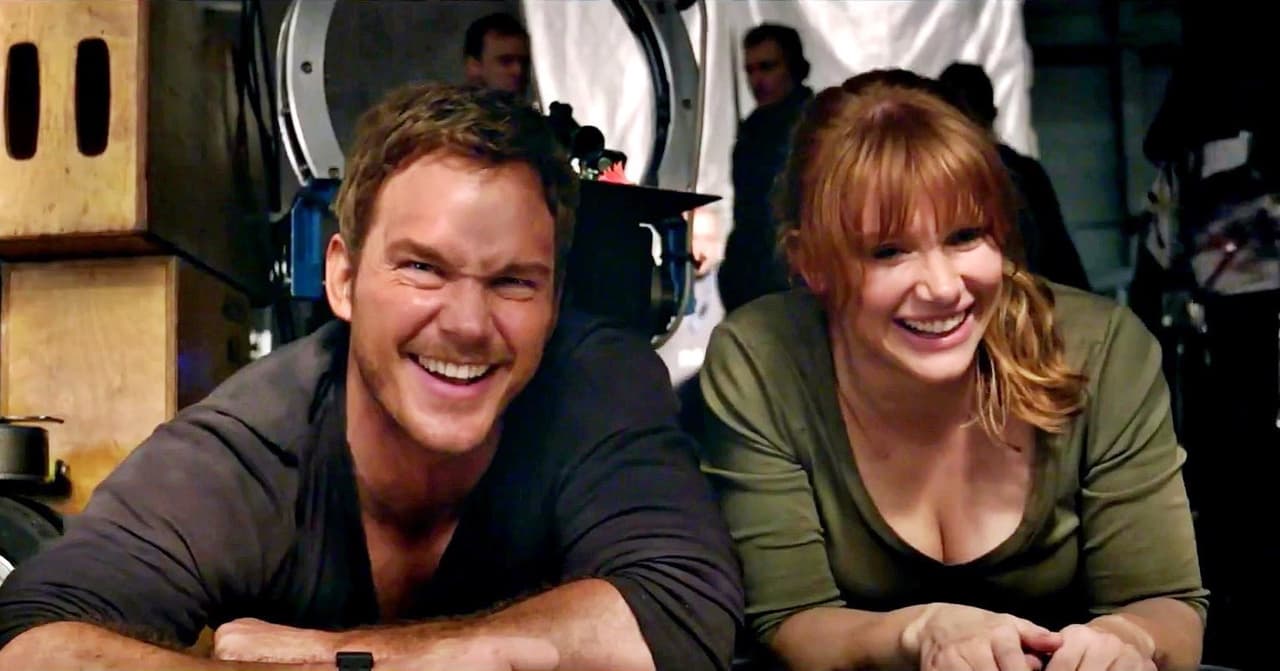 ¡Ouch! Bryce Dallas muestra sus moretones por el rodaje de ‘Jurassic World 3’