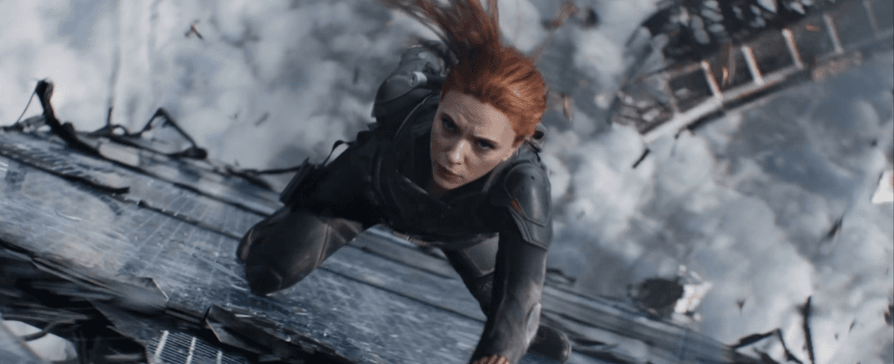 Más de un año de retraso llevó a Black Widow a estrenar su primer largometraje independiente el 27 de mayo. En esta historia veremos a Scarlett Johansson retomar su personaje, pero en una época previa a los Avengers, por lo que conoceremos más sobre Natasha Romanoff.