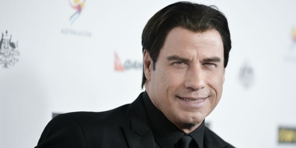 4. John Travolta: El actor fue visto saliendo de un sauna gay. Antes, había sido fotografiado besándose con un hombre.