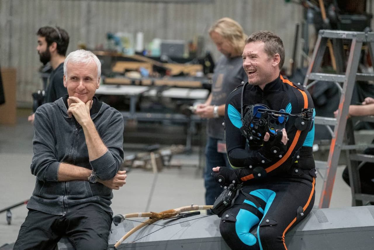 El director James Cameron junto al actor Sam Worthington en las grabaciones de 'Avatar 2'.