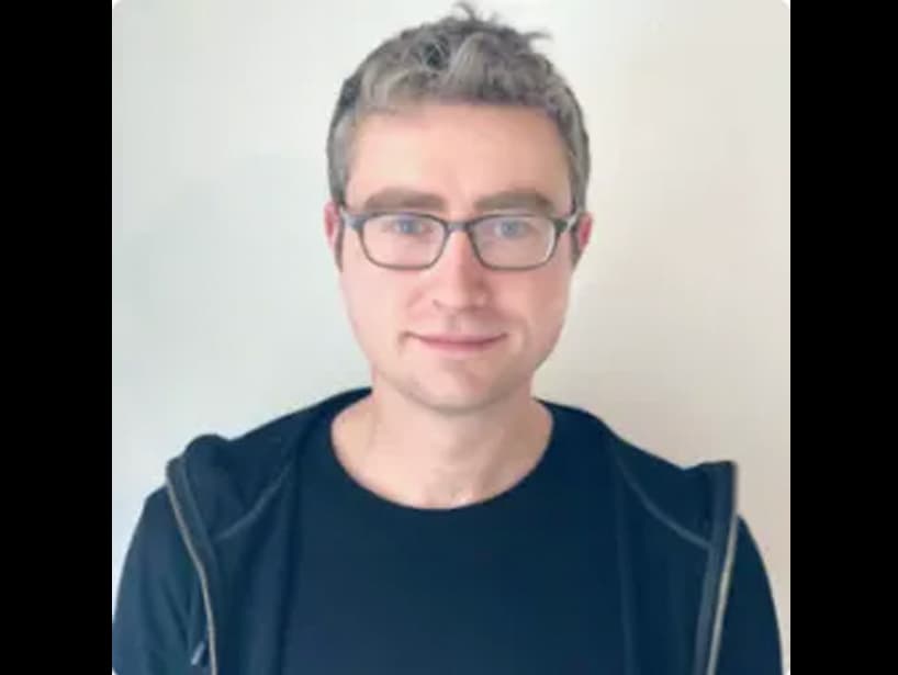 Lamentablemente, el actor parece estar alejado de las redes sociales o podría tener sus perfiles privados, pero esta imagen se tomó hace algunos años.