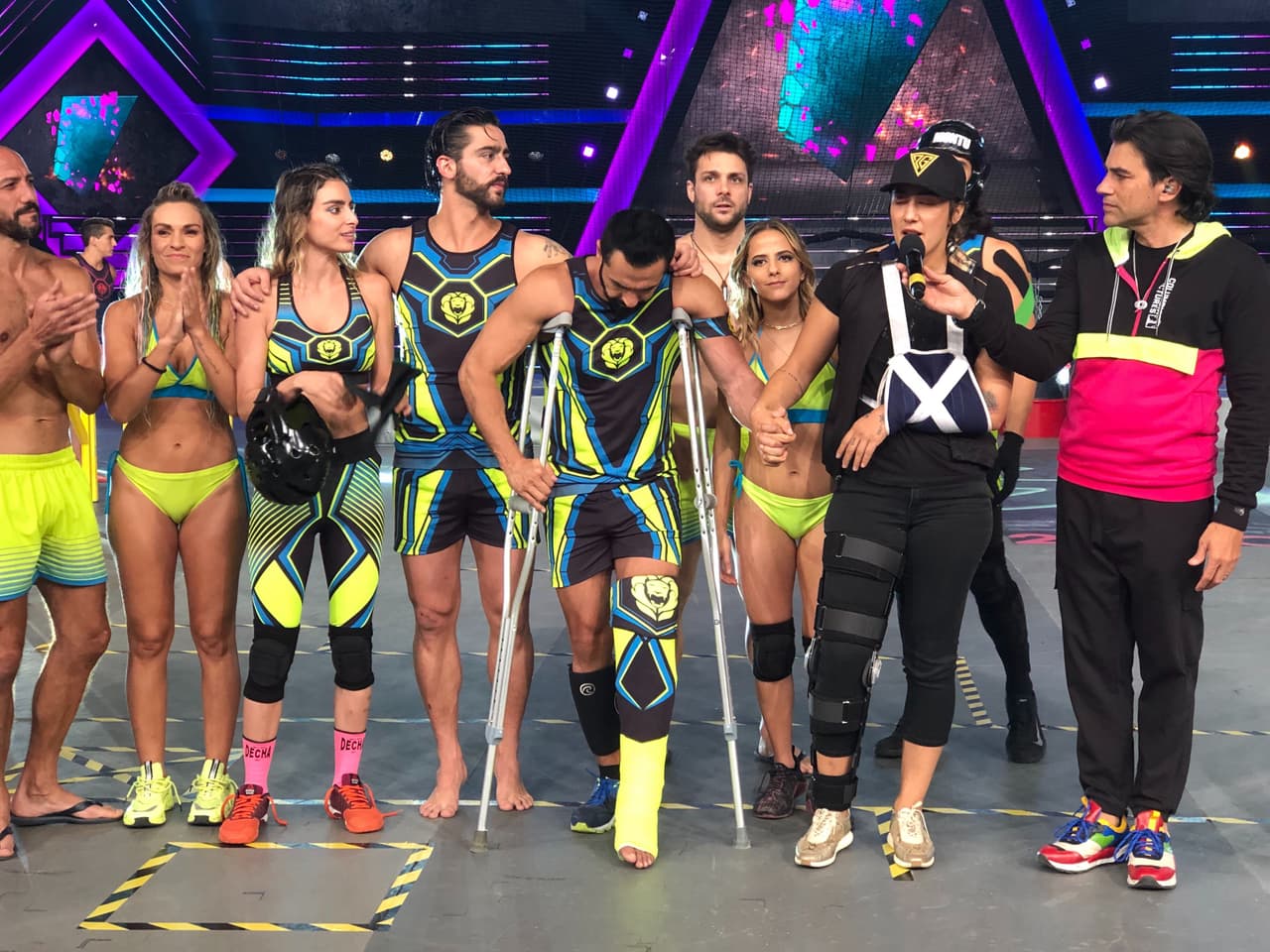 Paulette regresó al foro de Guerreros 2020 para despedirse de sus compañeros, haciendo nuevamente la porra de Leones.