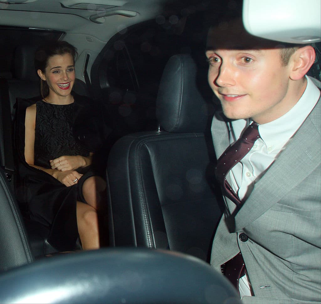 Y aquí está llegando a la ceremonia de entrega de los Premios Elle Style en One Embankment el 18 de febrero de 2014 en Londres, Inglaterra.