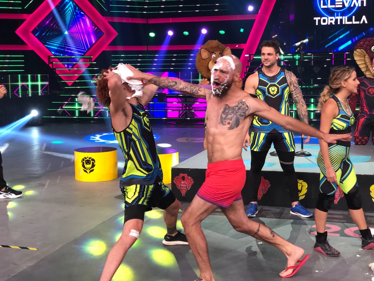 En ‘Memoria Colectiva’ Macky cometió el primer error comenzando el juego y ella recibió el pastelazo junto con Julio y Yann, a cargo de Jeff, Nicola y Reno y Leones sumó 100 puntos. Los papeles se invirtieron cuando Nicola contestó mal y Cobras consiguió 100 puntos. En una tercera ronda Leones volvió a ganar.