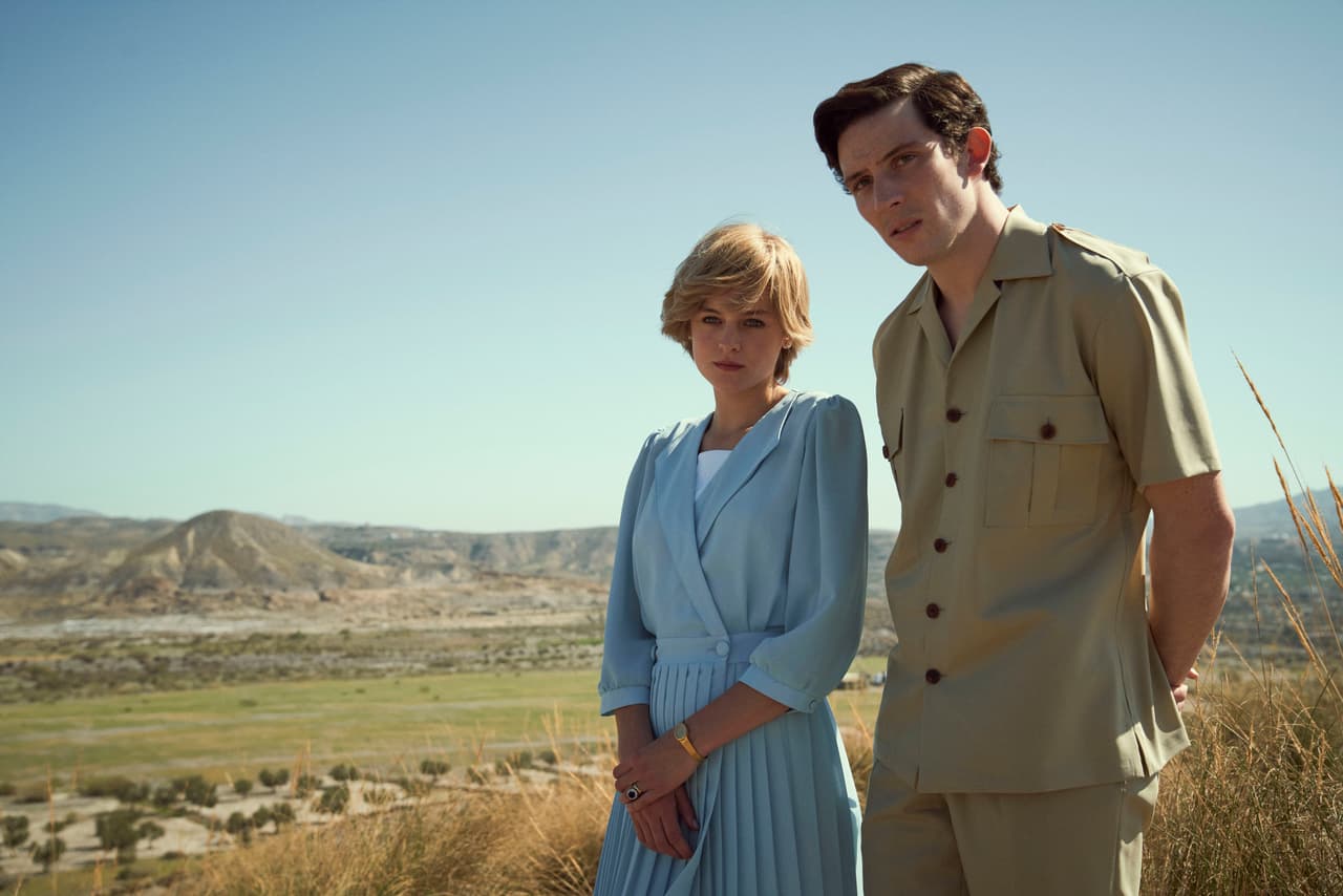 10- The Crown. La cuarta temporada de esta serie de Netflix sobre la Realeza Británica saltó al primer sitio del MOVIEmeter en su fin de semana de estreno, además de recibir elogios por las grandes actuaciones de Gillian Anderson y Emma Corrin, quienes encarnaron a Margaret Tatcher y la Princesa Diana respectivamente.
