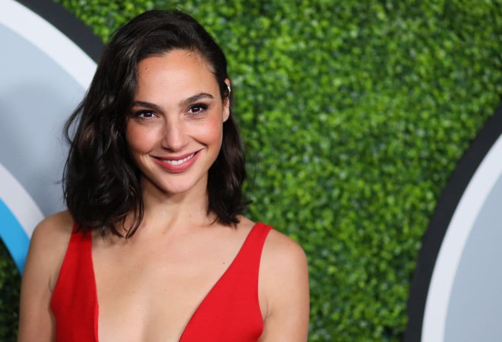Gal Gadot se involucra en un misterioso crimen en el tráiler de Muerte en el Nilo