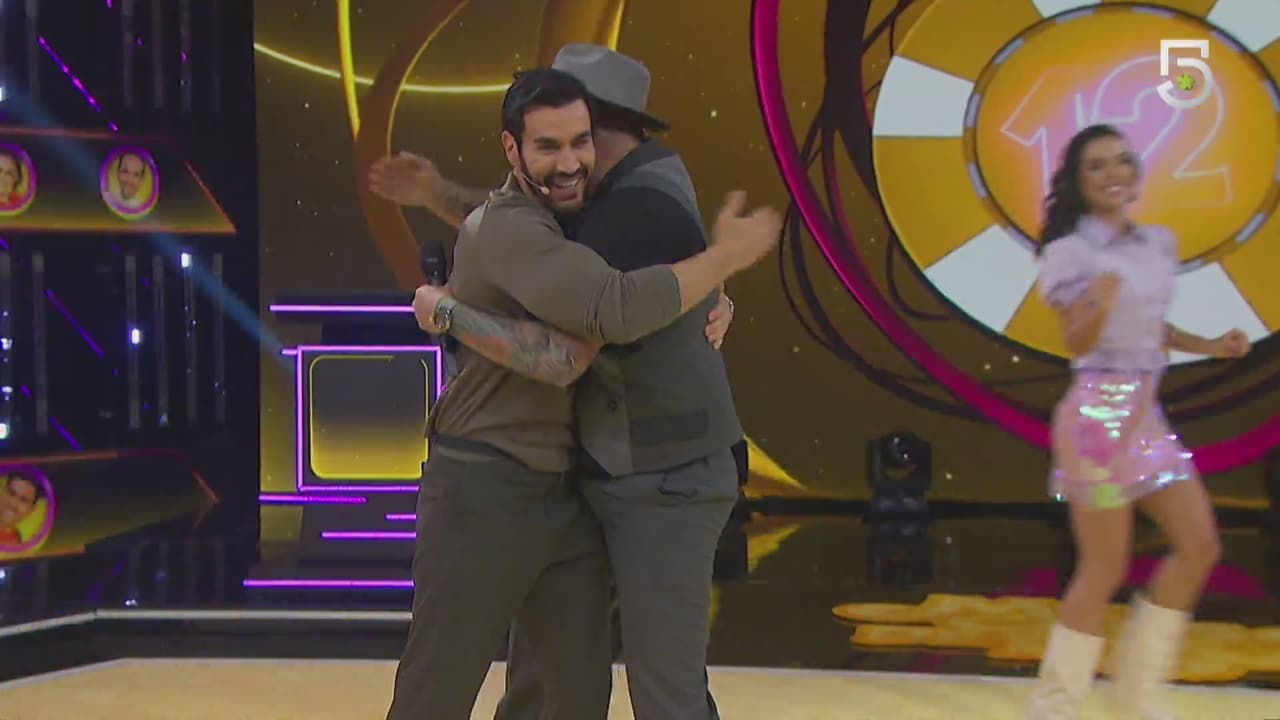 ¡De galán a bailarín! David Zepeda sorprende con sus cargadas en Me Caigo de Risa
