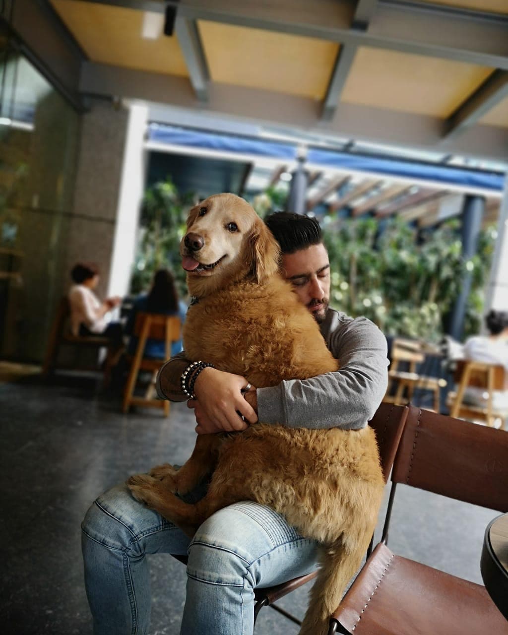 “Un perro es lo único en la tierra que te ama más de lo que se ama a sí mismo”, escribió en agosto del año pasado para acompañar esta tierna imagen.