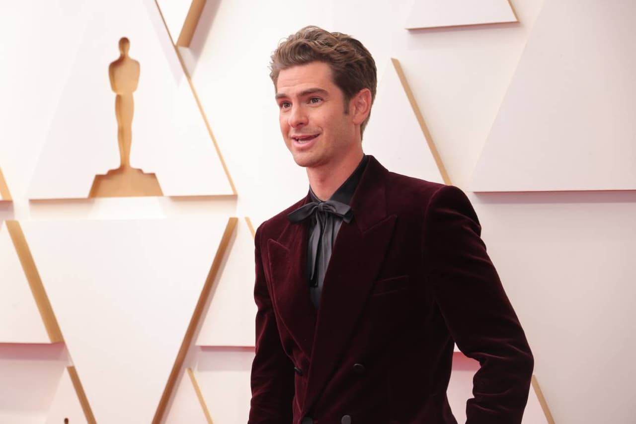 Andrew Garfield en los Premios Oscar 2022.