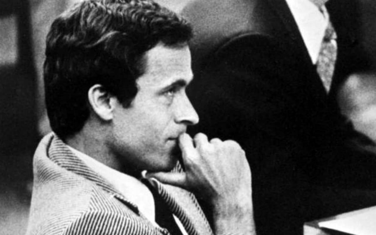 No romantices a Ted Bundy, pide Netflix