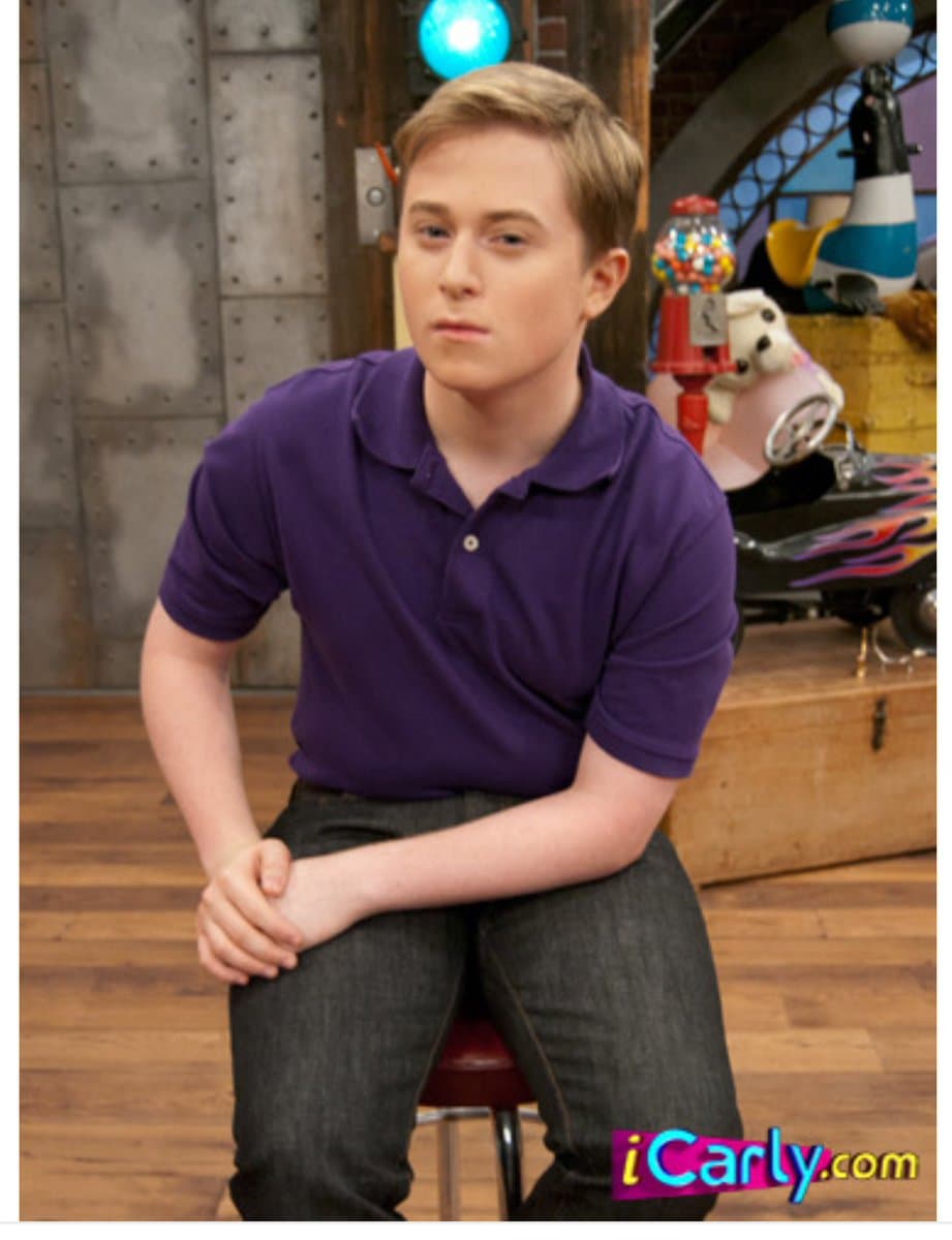 ¿Recuerdas que Nevel apareció en el episodio ‘SuperPsycho’ de ‘Sam y Cat’ en 2014?
