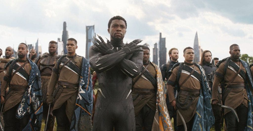 Chadwick Aaron Boseman pasará a la historia por interpretar a T'Challa como príncipe y como rey en el Universo Cinematográfico de Marvel en 'Capitán América: Civil War' (2016), 'Black Panther' (2018), 'Avengers: Infinity War' (2018) y 'Avengers: Endgame' (2019), así como por prestarle su voz al mismo personaje en el primer episodio de la serie 'What if...?' programada para estrenarse en 2021. La secuela de Black Panther estaba anunciada para 2022.
