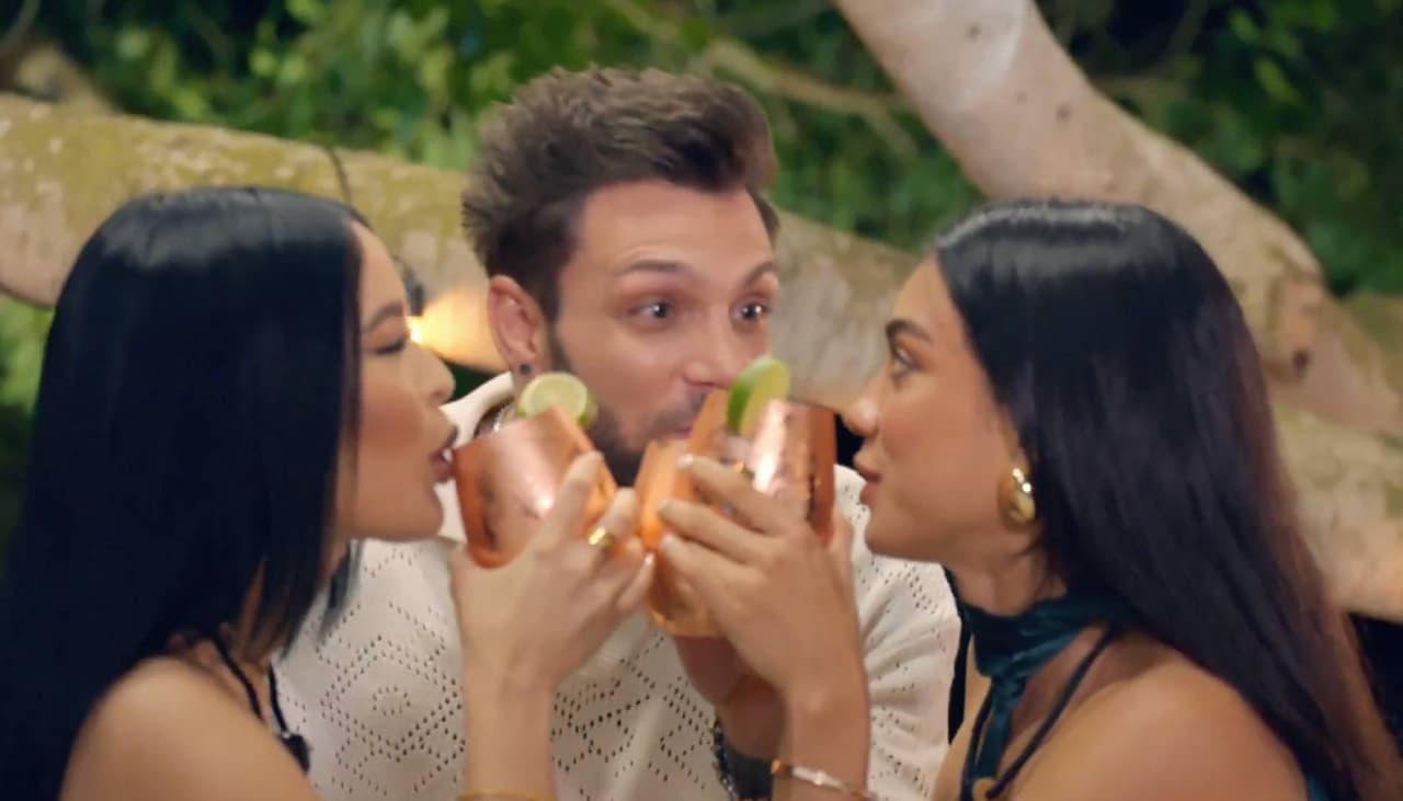 Soltero Cotizado beso de tres