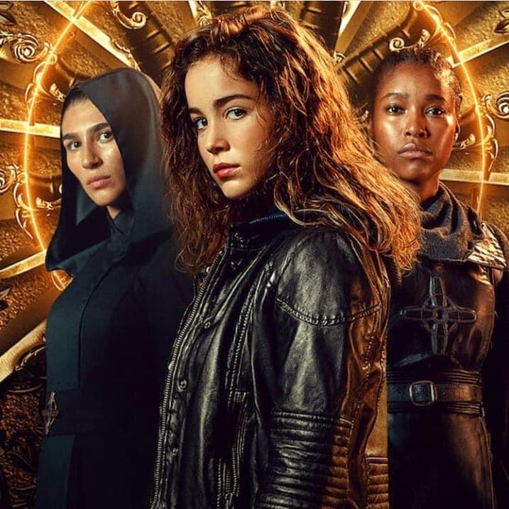 Este año, Alba saltó a la fama internacional tras protagonizar la serie de Netflix, ‘Warrior Nun’ (Monja guerrera) que narra la historia de ‘Ava Silva’, una huérfana tetrapléjica que descubre que ahora tiene poderes que la obligan a unirse a una antigua orden de monjas guerreras.