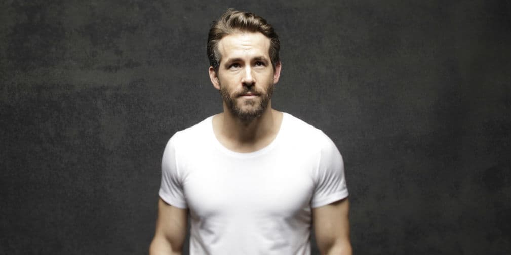 11. Ryan Reynolds: El actor que da vida a Deadpool nació el 23 de octubre de 1976 en Vancouver, Canadá.