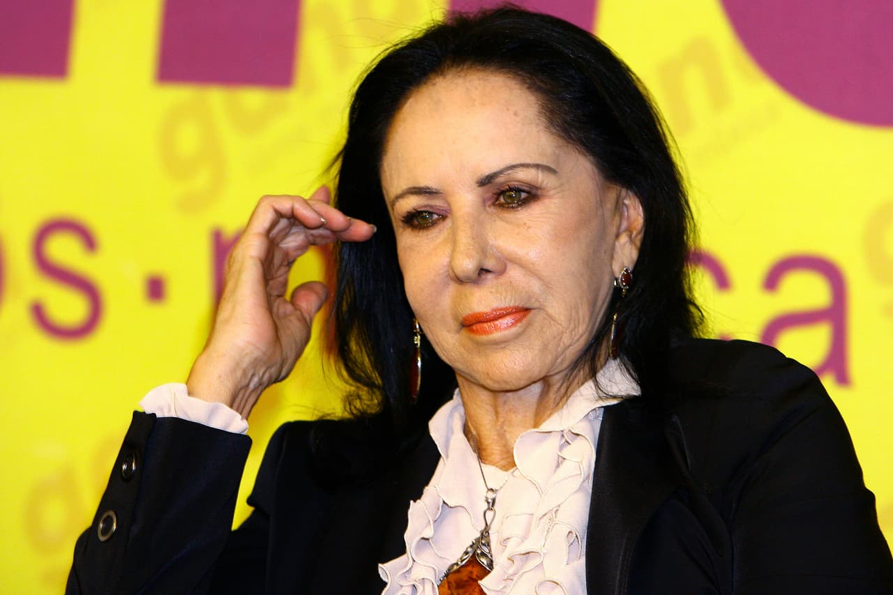 ¡Qué error! Directora de Bellas Artes confunde a Lilia Aragón y provoca risas en redes