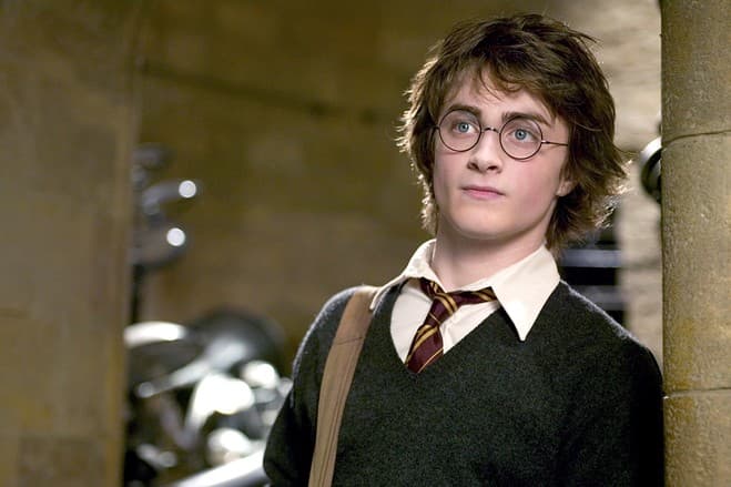 Tanto Harry como Ron dejaron de cortarse el cabello para 'El caliz de fuego'. Nuestro mago favorito cada vez se parecía menos al pequeño niño que conocimos en la primera cinta.