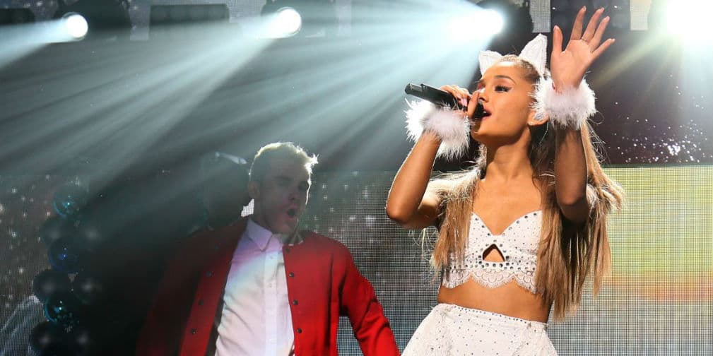 Ariana Grande: "me tropecé y casi muero"