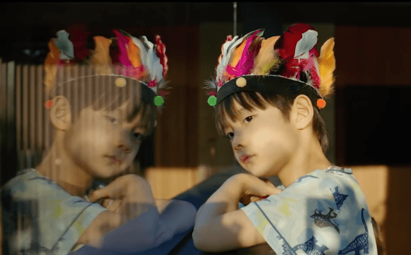 Niño de 'Parástios' se emocionó así viendo los Oscars en casa
