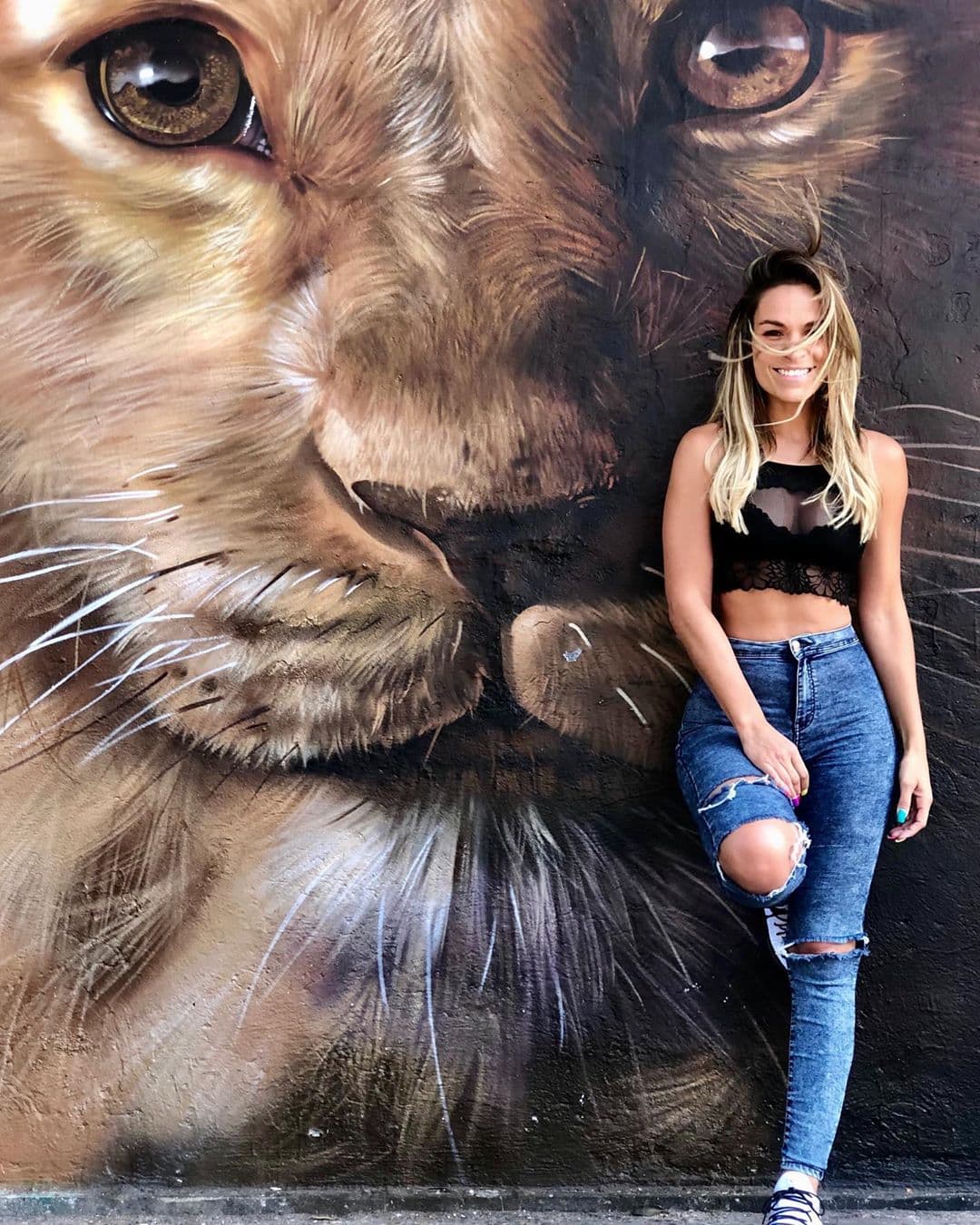 ¡Para Jenny no hay imposibles, ya que se caracteriza por su fortaleza física, mental y espiritual. “Sal y disfruta de la vida, si te caes vuelve a levantarte, sal de tu zona de confort, rétate, juega, ríete, pero sobretodo vive feliz”, expresó el pasado 31 de enero.